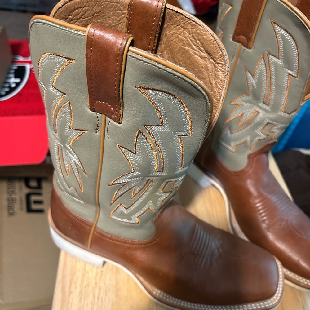 Cody James men’s boots 9 1/2